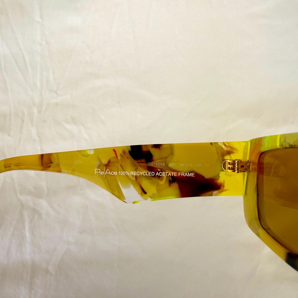 Brand New, never worn Gucci Sunglasses. - Picture 5 of 11